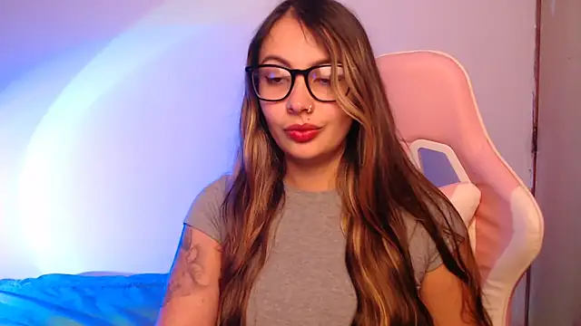 lalawhitte online show from October 17, 2025, 8:44 pm