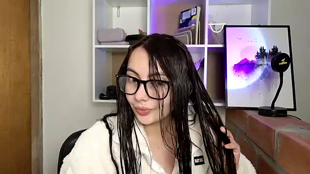 Snapshot of lalawhitte chatting on June 3, 2026, 10:40 am lalawhitte online show from June 3, 2026, 10:40 am