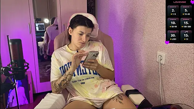 Katrin  kiss online show from March 4, 2025, 4:20 pm