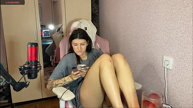 Katrin  kiss online show from March 10, 2025, 4:35 pm