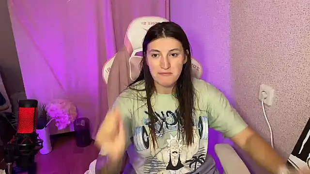 Katrin  kiss online show from November 5, 2025, 6:30 pm