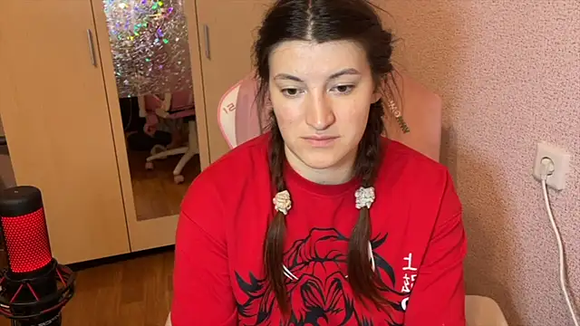 Katrin  kiss online show from February 11, 2026, 7:41 pm