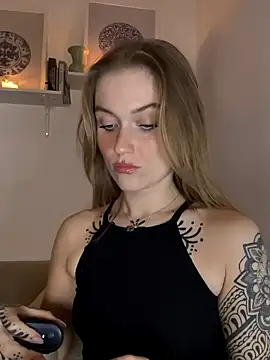 Goldloeckchen159 online show from October 22, 2025, 7:13 pm