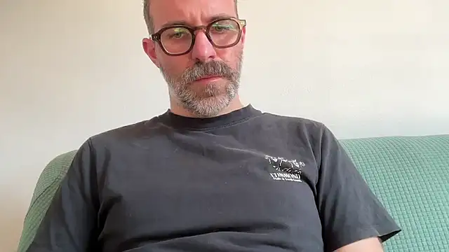 Snapshot of Brianjonest chatting on July 1, 2026, 2:51 pm Brianjonest online show from July 1, 2026, 2:51 pm