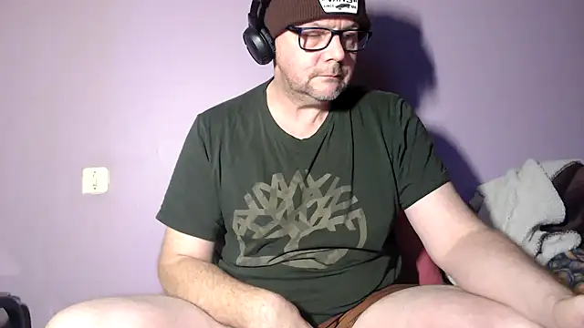 Snapshot of hairy_orbite chatting on January 16, 2026, 8:51 am hairy orbite online show from January 16, 2026, 8:51 am