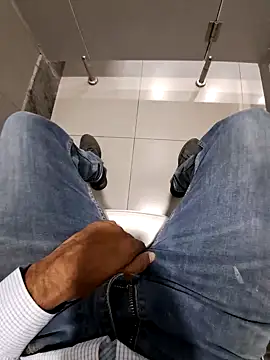 Snapshot of johny_69d@xh chatting on January 20, 2025, 12:07 pm johny 69dxh online show from January 20, 2025, 12:07 pm