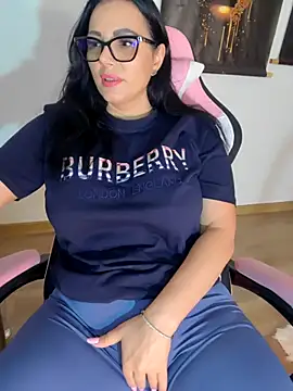 Snapshot of ReiyaRey chatting on July 11, 2026, 7:16 pm ReiyaRey online show from July 11, 2026, 7:16 pm
