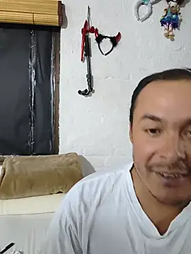 Snapshot of piton77 chatting on July 18, 2026, 10:13 pm piton77 online show from July 18, 2026, 10:13 pm