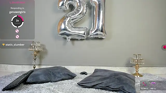 Snapshot of bella1207 chatting on March 5, 2025, 9:15 pm bella1207 online show from March 5, 2025, 9:15 pm