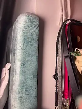 Snapshot of solecito_22 chatting on February 13, 2025, 1:50 am solecito 22 online show from February 13, 2025, 1:50 am