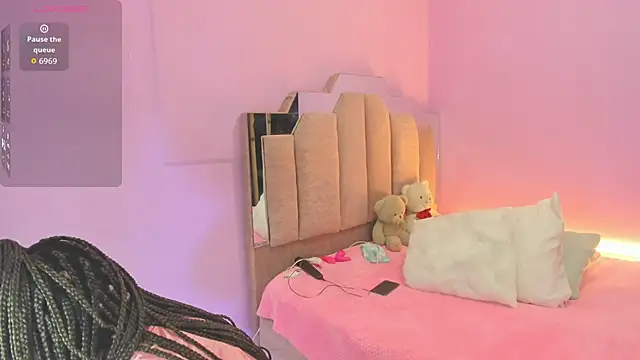 LoveQueen2 online show from September 14, 2025, 11:53 am