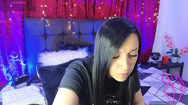 Snapshot of Majuu__ chatting on November 13, 2025, 11:42 am Majuu online show from November 13, 2025, 11:42 am