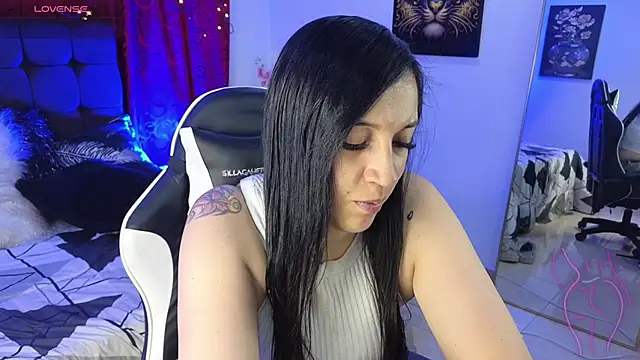 Snapshot of Majuu__ chatting on November 14, 2025, 11:42 am Majuu online show from November 14, 2025, 11:42 am