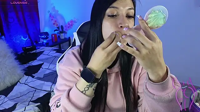 Snapshot of Majuu__ chatting on November 29, 2025, 12:41 pm Majuu online show from November 29, 2025, 12:41 pm