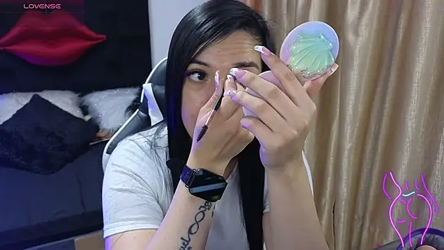 Snapshot of Majuu__ chatting on December 5, 2025, 11:52 am Majuu online show from December 5, 2025, 11:52 am