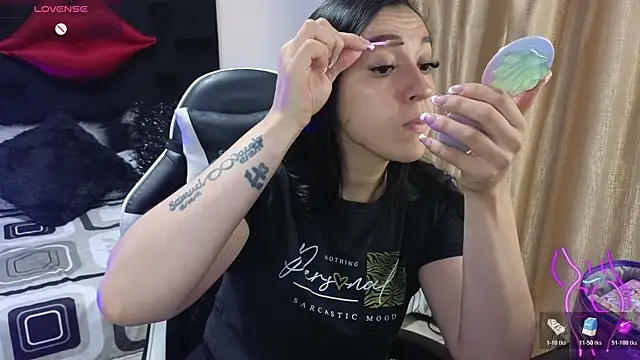 Snapshot of Majuu__ chatting on December 15, 2025, 11:58 am Majuu online show from December 15, 2025, 11:58 am