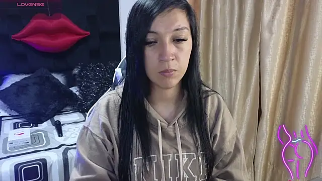 Snapshot of Majuu__ chatting on December 17, 2025, 11:49 am Majuu online show from December 17, 2025, 11:49 am