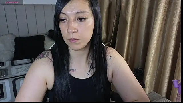 Snapshot of Majuu__ chatting on April 6, 2026, 11:33 am Majuu online show from April 6, 2026, 11:33 am