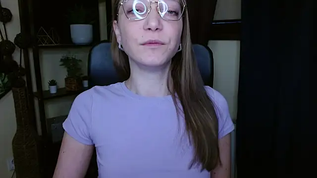 EmillyPlay online show from February 16, 2026, 6:31 am