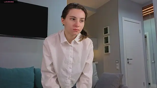 Snapshot of DonnaBurkee chatting on October 25, 2025, 4:09 am DonnaBurkee online show from October 25, 2025, 4:09 am