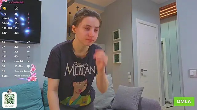 Snapshot of DonnaBurkee chatting on October 30, 2025, 4:58 am DonnaBurkee online show from October 30, 2025, 4:58 am