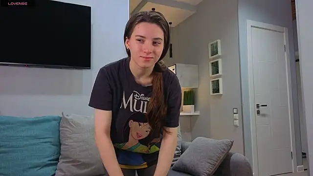 Snapshot of DonnaBurkee chatting on November 13, 2025, 4:11 am DonnaBurkee online show from November 13, 2025, 4:11 am