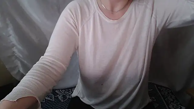 Burberrry  online show from April 26, 2026, 3:21 pm