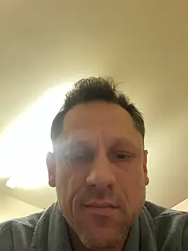 Snapshot of Yourhotboy_42 chatting on February 5, 2025, 5:31 pm Yourhotboy 42 online show from February 5, 2025, 5:31 pm