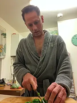 Snapshot of Yourhotboy_42 chatting on March 5, 2025, 10:21 pm Yourhotboy 42 online show from March 5, 2025, 10:21 pm