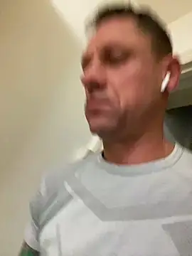 Snapshot of Yourhotboy_42 chatting on December 18, 2025, 8:04 pm Yourhotboy 42 online show from December 18, 2025, 8:04 pm