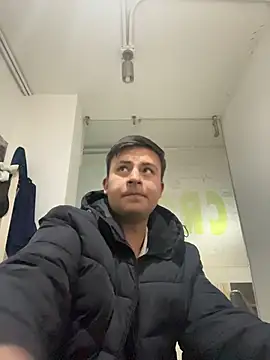 Snapshot of Nicolds14 chatting on November 20, 2025, 8:08 pm Nicolds14 online show from November 20, 2025, 8:08 pm