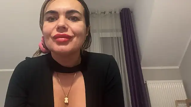 Snapshot of DESIREjenny chatting on March 20, 2025, 12:00 pm DESIREjenny online show from March 20, 2025, 12:00 pm