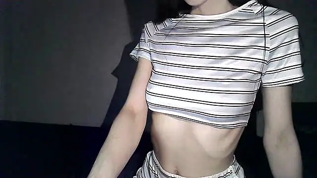 ElizaSwon online show from November 15, 2025, 7:54 pm