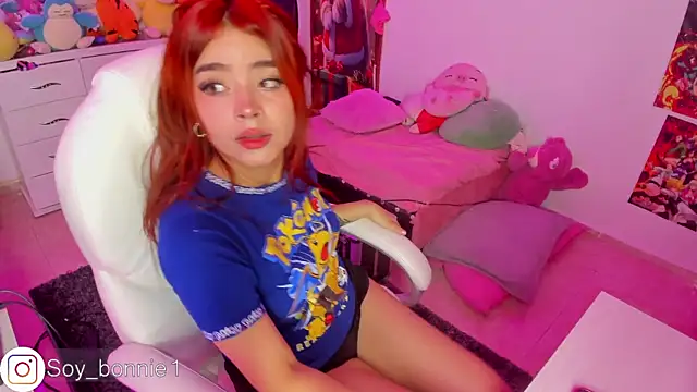 Snapshot of bonnie_moon chatting on December 13, 2024, 1:59 am bonnie moon online show from December 13, 2024, 1:59 am