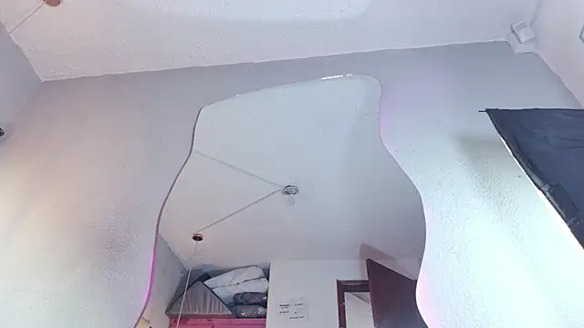 puca ebony online show from March 3, 2025, 4:14 pm