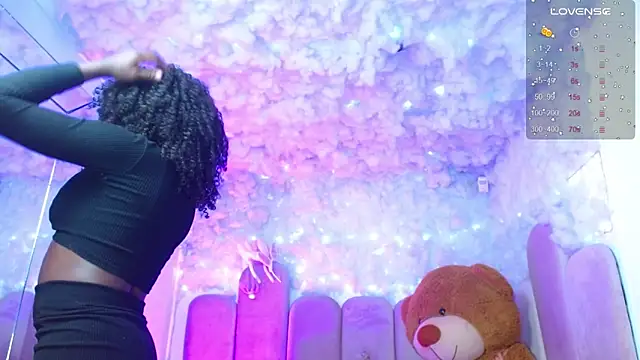 puca ebony online show from November 21, 2025, 7:34 pm