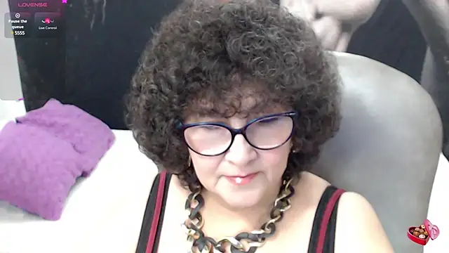 Snapshot of cataleya_mom chatting on March 1, 2025, 12:17 am cataleya mom online show from March 1, 2025, 12:17 am