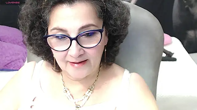Snapshot of cataleya_mom chatting on March 2, 2025, 3:56 am cataleya mom online show from March 2, 2025, 3:56 am