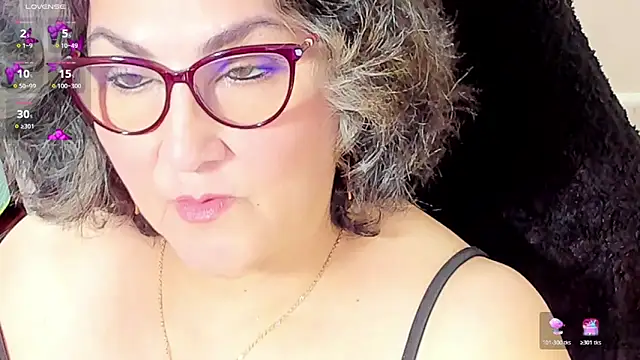 Snapshot of cataleya_mom chatting on December 1, 2025, 11:10 pm cataleya mom online show from December 1, 2025, 11:10 pm