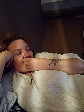 Snapshot of lady_charlyne chatting on March 3, 2026, 8:15 pm lady charlyne online show from March 3, 2026, 8:15 pm