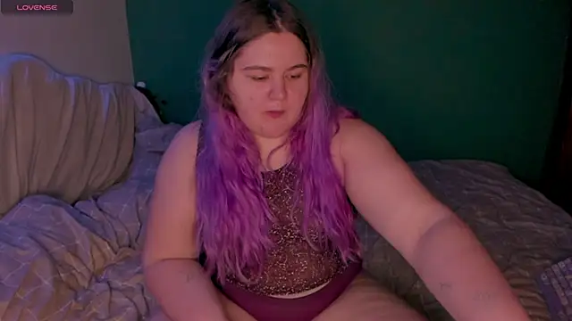 Snapshot of Freakcute_ chatting on February 4, 2025, 9:31 pm Freakcute online show from February 4, 2025, 9:31 pm