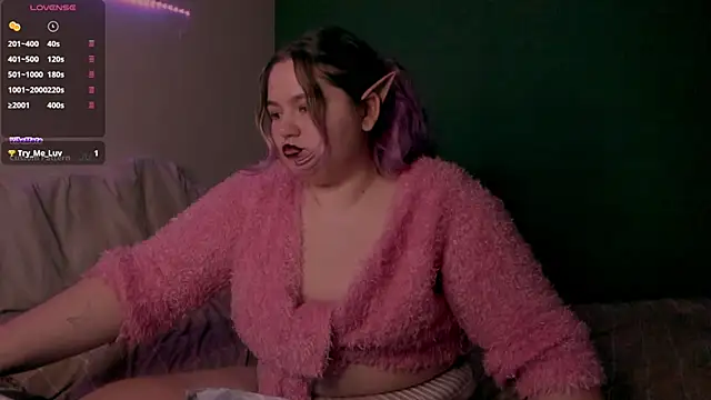 Snapshot of Freakcute_ chatting on February 6, 2025, 6:02 pm Freakcute online show from February 6, 2025, 6:02 pm