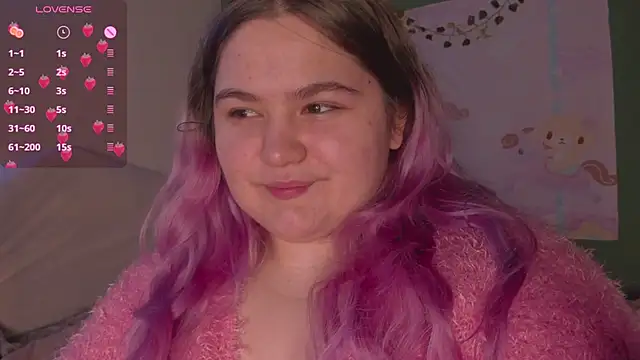 Snapshot of Freakcute_ chatting on February 17, 2025, 7:42 pm Freakcute online show from February 17, 2025, 7:42 pm