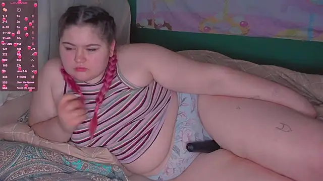 Snapshot of Freakcute_ chatting on March 17, 2025, 8:30 pm Freakcute online show from March 17, 2025, 8:30 pm