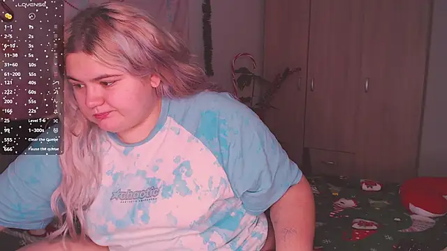 Snapshot of Freakcute_ chatting on December 18, 2025, 3:18 pm Freakcute online show from December 18, 2025, 3:18 pm