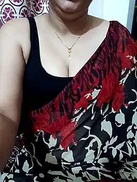 Snapshot of Priya_Boudi chatting on October 6, 2025, 6:27 pm Priya Boudi online show from October 6, 2025, 6:27 pm