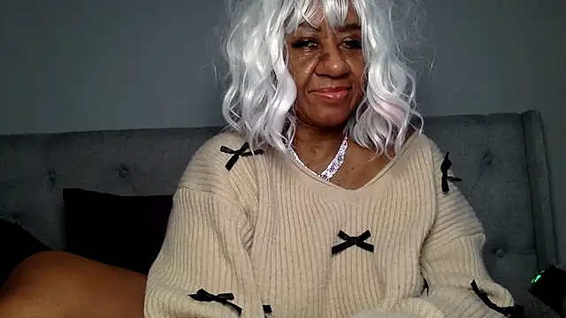 Snapshot of BreanaDivine chatting on January 5, 2025, 5:30 pm BreanaDivine online show from January 5, 2025, 5:30 pm