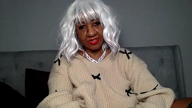 Snapshot of BreanaDivine chatting on January 5, 2025, 8:31 pm BreanaDivine online show from January 5, 2025, 8:31 pm