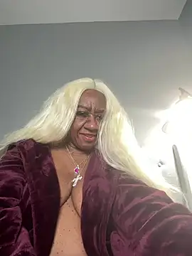 Snapshot of BreanaDivine chatting on February 15, 2025, 1:53 am BreanaDivine online show from February 15, 2025, 1:53 am