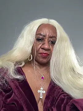 Snapshot of BreanaDivine chatting on February 18, 2025, 1:54 am BreanaDivine online show from February 18, 2025, 1:54 am